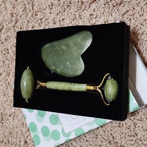 Jade roller